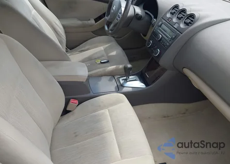 2010 Nissan Altima 2.5 S z USA, uszkodzony, nr VIN 1N4AL2AP4AN515970